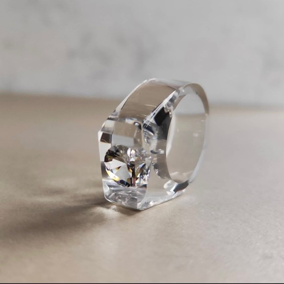 Clear resin ring with cubic zirconia band ring size 7. - Picture 3 of 3